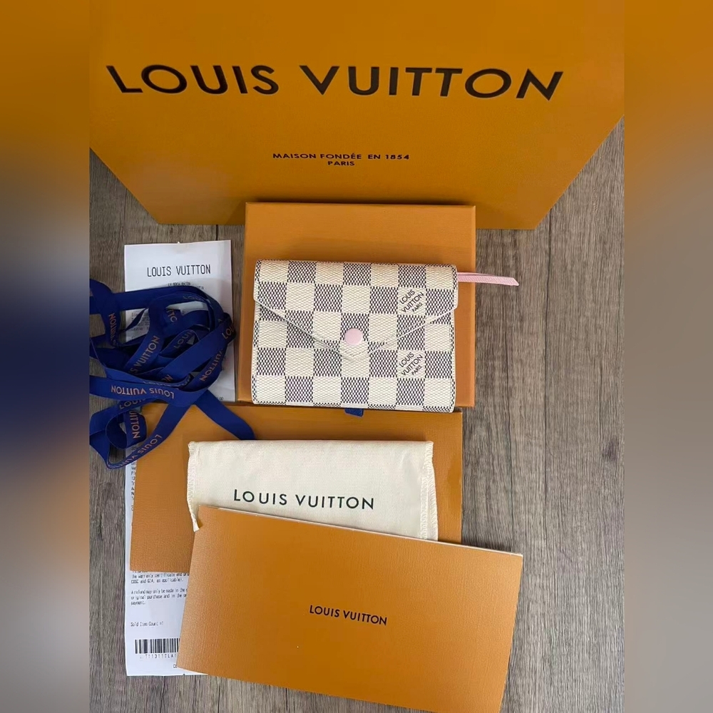 Louis Vuitton Victorine Wallet - Picture 11 of 11